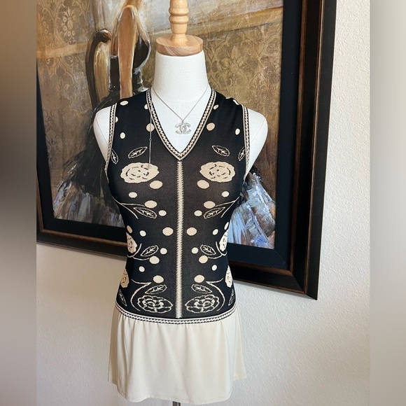 Chanel Top Black/Brown Tan Camelia Design Size 36/ US 4-6. - Picture 9 of 15